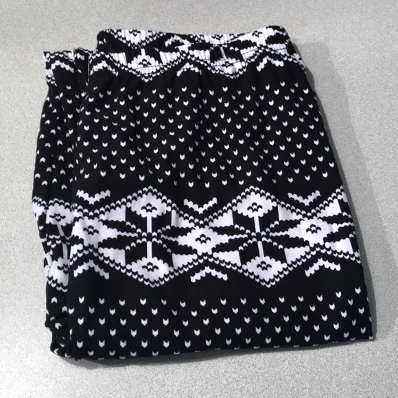 2 pair of Leggings NWOT - Picture 3 of 5